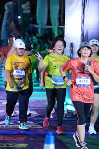 BIB: 4065, 4542
                            <button type="button" onclick="openModal(26224159)" class="btn btn-primary btn-sm float-right btn-popup" data-toggle="modal" data-target=".modal-high-quality">
                        <i class="fas fa-shopping-cart"></i> Add to Cart
                    </button>
                                            <button type="button" onclick="isThisMe(26224159, true)" class="btn btn-success btn-sm float-right btn-popup btn-isme hidden" data-toggle="tooltip" data-placement="bottom" title="นี่คือรูปของคุณใช่ไหม คลิกที่นี่เพื่อเอาเข้าอัลบั้ม">
                        <i class="fas fa-plus"></i> Add to album
                    </button>
                    <button type="button" onclick="isThisMe(26224159, false)" class="btn btn-warning btn-sm float-right btn-popup btn-isnotme hidden">
                        <i class="fas fa-ban"></i> Remove from album
                    </button>